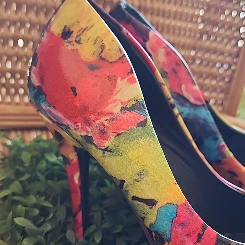 Steve Madden Gallery 6.5 Floral  4 1/2" Heels - Picture 14 of 17